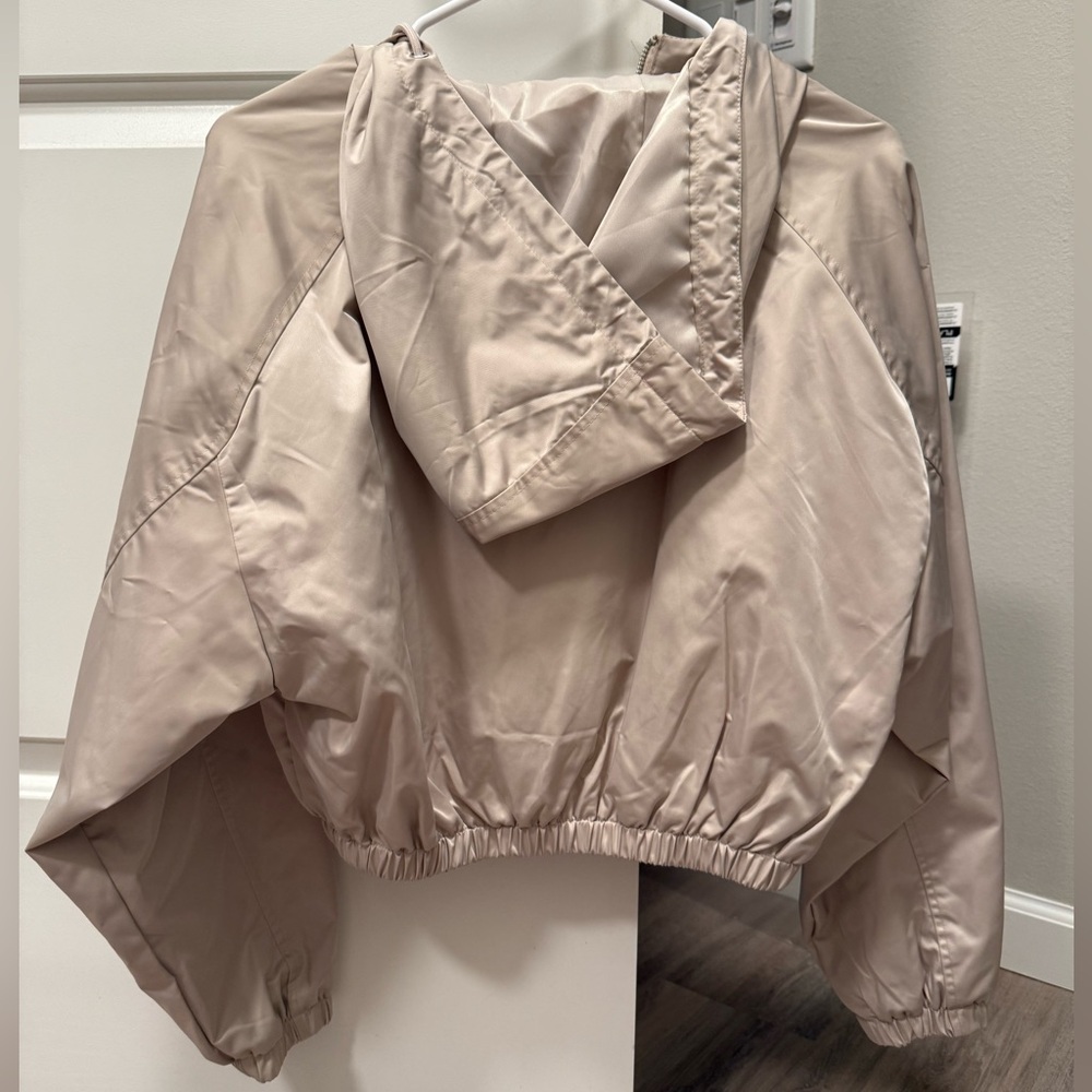 Abercrombie & Fitch YPB Satin Windbreaker in Sand - Picture 4 of 6